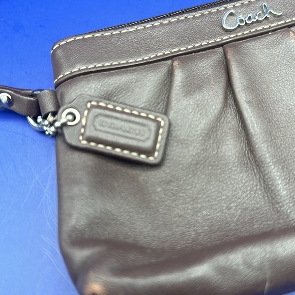 Coach Chestnut / Brown Leather Pleated Wristlet - Picture 2 of 6